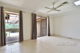 https://images.listonce.com.au/custom/160x/listings/17-galahad-crescent-glen-waverley-vic-3150/980/01969980_img_06.jpg?lCY6DCOn51o