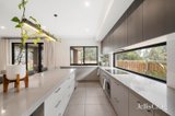 https://images.listonce.com.au/custom/160x/listings/17-gallagher-crescent-lilydale-vic-3140/055/01826055_img_08.jpg?IFRv1dEifBk