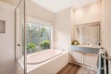 https://images.listonce.com.au/custom/160x/listings/17-glencoe-place-lilydale-vic-3140/202/01813202_img_10.jpg?a_-dpWTvSIQ
