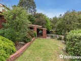 https://images.listonce.com.au/custom/160x/listings/17-graneby-rise-mount-evelyn-vic-3796/366/01526366_img_03.jpg?BtEO51as-U0