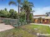 https://images.listonce.com.au/custom/160x/listings/17-graneby-rise-mount-evelyn-vic-3796/366/01526366_img_22.jpg?aSioCNVaARw