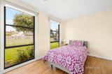 https://images.listonce.com.au/custom/160x/listings/17-hardy-street-mornington-vic-3931/320/01596320_img_05.jpg?QwEJCTGqaLs