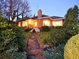 https://images.listonce.com.au/custom/160x/listings/17-high-road-camberwell-vic-3124/135/01684135_img_01.jpg?tLClbTX4mFg