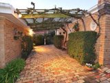 https://images.listonce.com.au/custom/160x/listings/17-high-road-camberwell-vic-3124/135/01684135_img_09.jpg?qsuTOHZWfcc