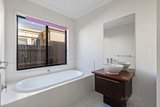 https://images.listonce.com.au/custom/160x/listings/17-home-road-point-cook-vic-3030/514/01611514_img_02.jpg?_Hb850c6u4g