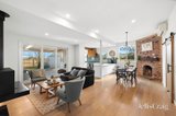 https://images.listonce.com.au/custom/160x/listings/17-jeffreys-street-woodend-vic-3442/977/01947977_img_05.jpg?pLfH_REyUrE