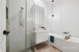 https://images.listonce.com.au/custom/160x/listings/17-jeffreys-street-woodend-vic-3442/977/01947977_img_14.jpg?r_Z1Q7KCOoI
