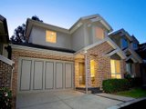 https://images.listonce.com.au/custom/160x/listings/17-kingswood-rise-box-hill-south-vic-3128/366/01685366_img_01.jpg?KOeC-tIB32A