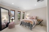 https://images.listonce.com.au/custom/160x/listings/17-kiora-avenue-doreen-vic-3754/218/01627218_img_06.jpg?5R3gTh8CSEg