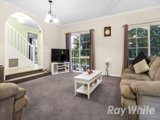 https://images.listonce.com.au/custom/160x/listings/17-kolonga-court-vermont-south-vic-3133/197/01660197_img_02.jpg?ti8BxapJanA