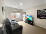https://images.listonce.com.au/custom/160x/listings/17-lady-earl-crescent-ocean-grove-vic-3226/406/01837406_img_09.jpg?lC_wfuDKf10