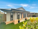 https://images.listonce.com.au/custom/160x/listings/17-lady-earl-crescent-ocean-grove-vic-3226/406/01837406_img_16.jpg?Uo8jqOeakKw