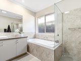 https://images.listonce.com.au/custom/160x/listings/17-lambrigg-place-doreen-vic-3754/715/01732715_img_09.jpg?VcyOsjOUMqQ