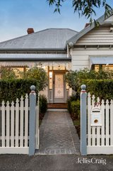 https://images.listonce.com.au/custom/160x/listings/17-lanark-street-brunswick-east-vic-3057/844/01922844_img_22.jpg?Y3p8zlFqBXo