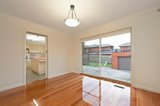 https://images.listonce.com.au/custom/160x/listings/17-larch-crescent-mount-waverley-vic-3149/123/01832123_img_05.jpg?FOyTfRicENc