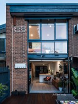 https://images.listonce.com.au/custom/160x/listings/17-laura-place-fitzroy-north-vic-3068/942/00966942_img_03.jpg?6AbYb0BoKgE