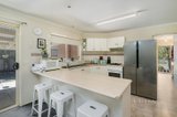 https://images.listonce.com.au/custom/160x/listings/17-lawrence-park-drive-castlemaine-vic-3450/017/01115017_img_03.jpg?HmJWhn7zQnw