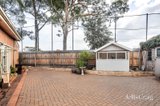 https://images.listonce.com.au/custom/160x/listings/17-lochinvar-street-pascoe-vale-south-vic-3044/130/01768130_img_07.jpg?4gP7M_eVHLo