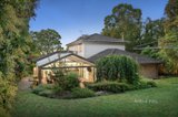 https://images.listonce.com.au/custom/160x/listings/17-lynwood-crescent-lower-plenty-vic-3093/980/01330980_img_01.jpg?y4MoJKZkanU