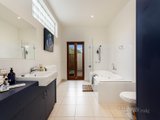 https://images.listonce.com.au/custom/160x/listings/17-lyons-street-newstead-vic-3462/175/00941175_img_09.jpg?1C--TgV5zuI