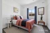 https://images.listonce.com.au/custom/160x/listings/17-mair-street-kyneton-vic-3444/200/01824200_img_07.jpg?Xj0eidWmAdQ
