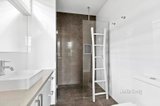 https://images.listonce.com.au/custom/160x/listings/17-margaret-street-rippleside-vic-3215/814/01722814_img_10.jpg?Jm50_GXIes4