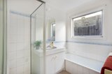 https://images.listonce.com.au/custom/160x/listings/17-marian-street-hawthorn-vic-3122/776/01949776_img_06.jpg?ru069ccSkd8