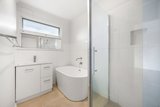 https://images.listonce.com.au/custom/160x/listings/17-masefield-avenue-mooroolbark-vic-3138/882/01989882_img_10.jpg?aLMQO_YWIrU