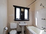 https://images.listonce.com.au/custom/160x/listings/17-meakin-street-east-geelong-vic-3219/373/01699373_img_07.jpg?NumYjDWja6c
