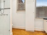 https://images.listonce.com.au/custom/160x/listings/17-mills-street-albert-park-vic-3206/159/01087159_img_08.jpg?dD6nG2ejcXo