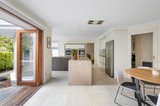 https://images.listonce.com.au/custom/160x/listings/17-mulberry-court-eltham-vic-3095/037/01476037_img_04.jpg?0uyyVgw6IKo