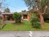 https://images.listonce.com.au/custom/160x/listings/17-oliver-avenue-blackburn-vic-3130/379/00986379_img_01.jpg?DSk3Qh0EpUU