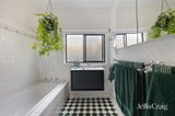 https://images.listonce.com.au/custom/160x/listings/17-owen-street-mitcham-vic-3132/505/01985505_img_09.jpg?epdtQE3QrUA