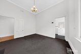 https://images.listonce.com.au/custom/160x/listings/17-oxley-road-hawthorn-vic-3122/983/01879983_img_09.jpg?JeLQhB06vqc