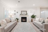 https://images.listonce.com.au/custom/160x/listings/17-parkview-terrace-chirnside-park-vic-3116/148/01812148_img_04.jpg?1Sit5e5nes8