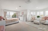 https://images.listonce.com.au/custom/160x/listings/17-parkview-terrace-chirnside-park-vic-3116/148/01812148_img_12.jpg?yvHZELN9lWs