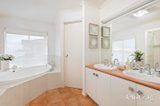 https://images.listonce.com.au/custom/160x/listings/17-parkview-terrace-chirnside-park-vic-3116/148/01812148_img_17.jpg?SnUdYERT9ko