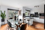 https://images.listonce.com.au/custom/160x/listings/17-piccadilly-close-greensborough-vic-3088/281/01923281_img_05.jpg?gnp2EH50HFY