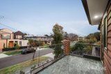 https://images.listonce.com.au/custom/160x/listings/17-poplar-crescent-bellfield-vic-3081/011/01912011_img_09.jpg?SXn2W-p3RwI