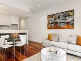 https://images.listonce.com.au/custom/160x/listings/17-raglan-street-port-melbourne-vic-3207/294/01087294_img_02.jpg?vsHN4GkogCQ
