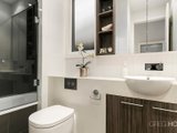 https://images.listonce.com.au/custom/160x/listings/17-raglan-street-port-melbourne-vic-3207/294/01087294_img_10.jpg?tPtm4Iqothg