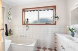 https://images.listonce.com.au/custom/160x/listings/17-rowan-court-belmont-vic-3216/879/01908879_img_13.jpg?5OGN0_La5E4