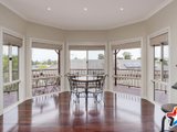 https://images.listonce.com.au/custom/160x/listings/17-shadi-rise-yarra-glen-vic-3775/533/01529533_img_11.jpg?rDZxhepvbNE