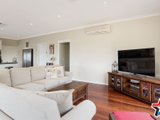 https://images.listonce.com.au/custom/160x/listings/17-shadi-rise-yarra-glen-vic-3775/533/01529533_img_12.jpg?GpxWLBegd9c
