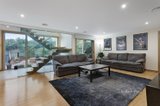 https://images.listonce.com.au/custom/160x/listings/17-st-ives-court-croydon-hills-vic-3136/889/01014889_img_06.jpg?LaFo6_XyPy0