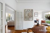 https://images.listonce.com.au/custom/160x/listings/17-stewart-street-brighton-vic-3186/998/01933998_img_04.jpg?iosNaawY644