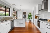 https://images.listonce.com.au/custom/160x/listings/17-tahlee-place-montmorency-vic-3094/124/01678124_img_03.jpg?gFaEwzM7CTM