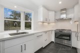 https://images.listonce.com.au/custom/160x/listings/17-tennyson-street-woodend-vic-3442/187/00690187_img_03.jpg?ajnc4AbtS44