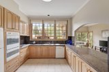 https://images.listonce.com.au/custom/160x/listings/17-thomas-street-kew-vic-3101/147/00194147_img_05.jpg?yh1SqiB9_4I