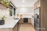 https://images.listonce.com.au/custom/160x/listings/17-thornton-court-mooroolbark-vic-3138/347/01826347_img_04.jpg?Tdg1ua936Cw